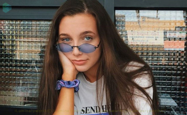 Know About Popular Lifestyle Vlogger Emma Chamberlain